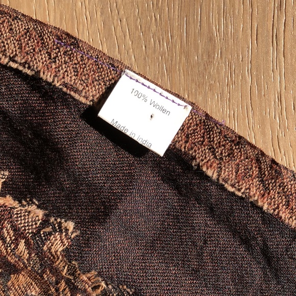 Long Woollen Scarf with burnt brown, beige and black woven paisley design. - Picture 3 of 9